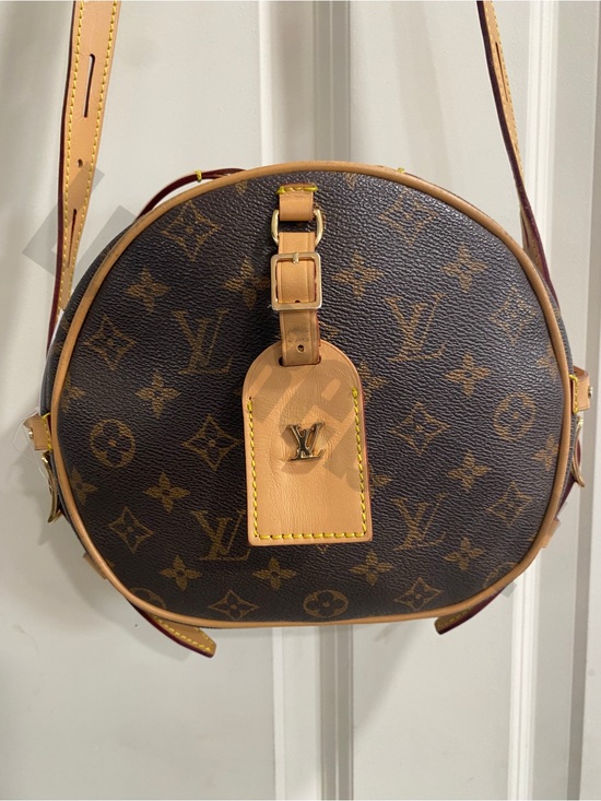 None Handbags - Round Crossbody in Brown and Tan🌺Authenticity Not Guaranteed 🌺
